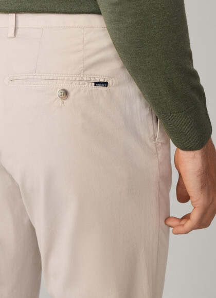 Slim Fit Kensington Lightweight Chino